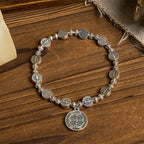 Pulsera de Rosa con Crucifijo de San Benito: Accesorio Cristiano Eterno de Fe Diaria