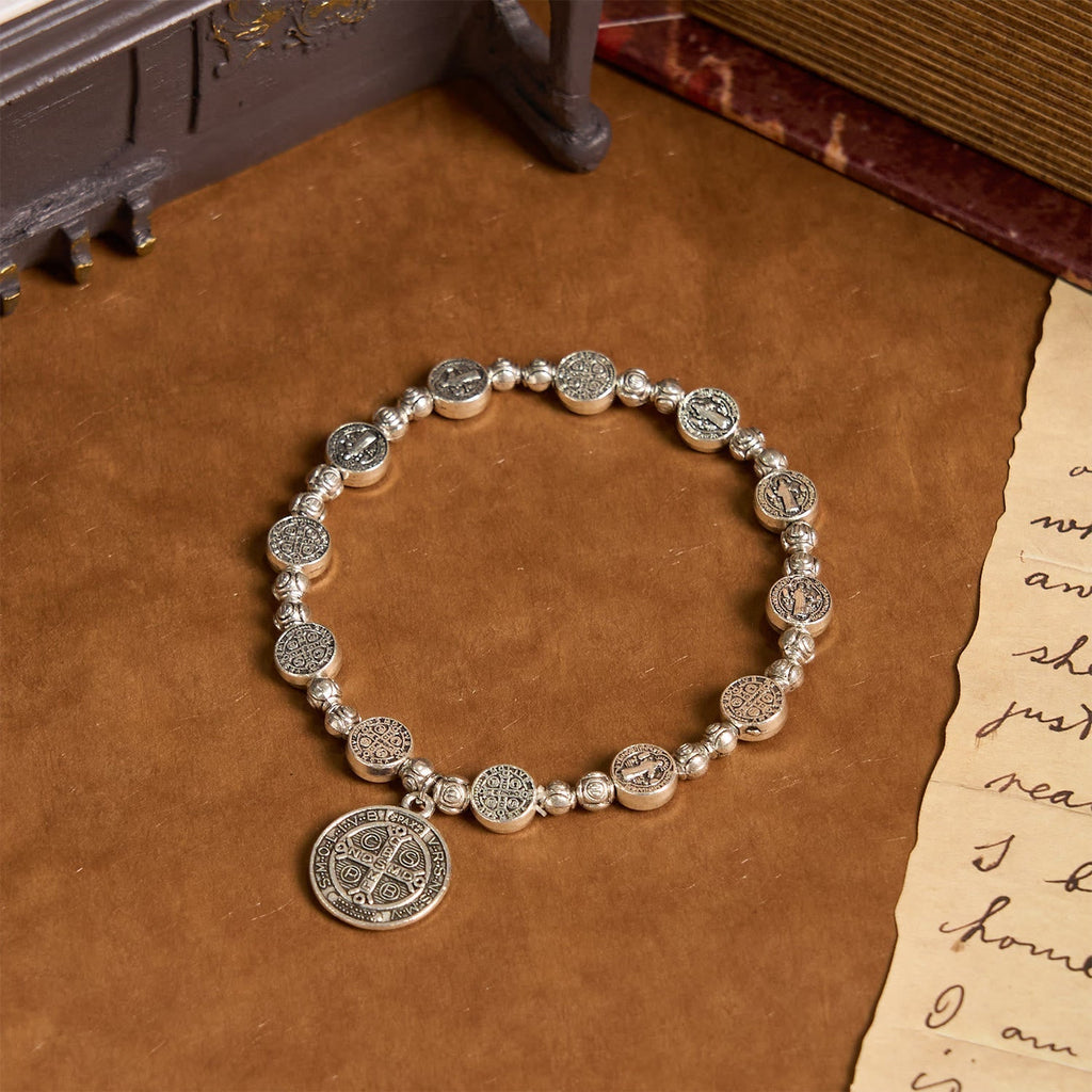 Pulsera de Rosa con Crucifijo de San Benito: Accesorio Cristiano Eterno de Fe Diaria