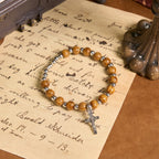 Pulsera de Rosa con Ícono de Jesús y Crucifijo: Joyería Espiritual Artesanal