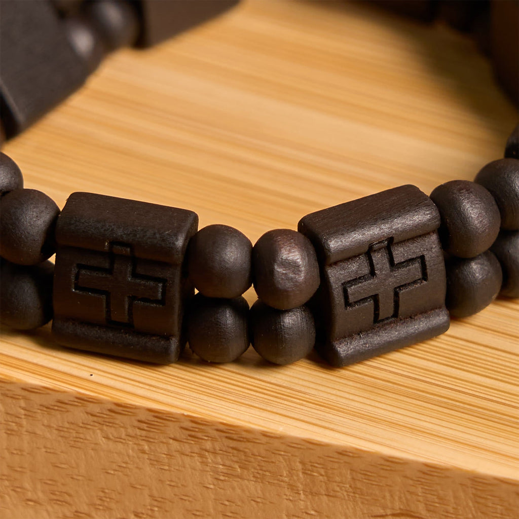 Pulsera de Madera con Cruz en 3 Colores: Símbolo de Devoción y Belleza