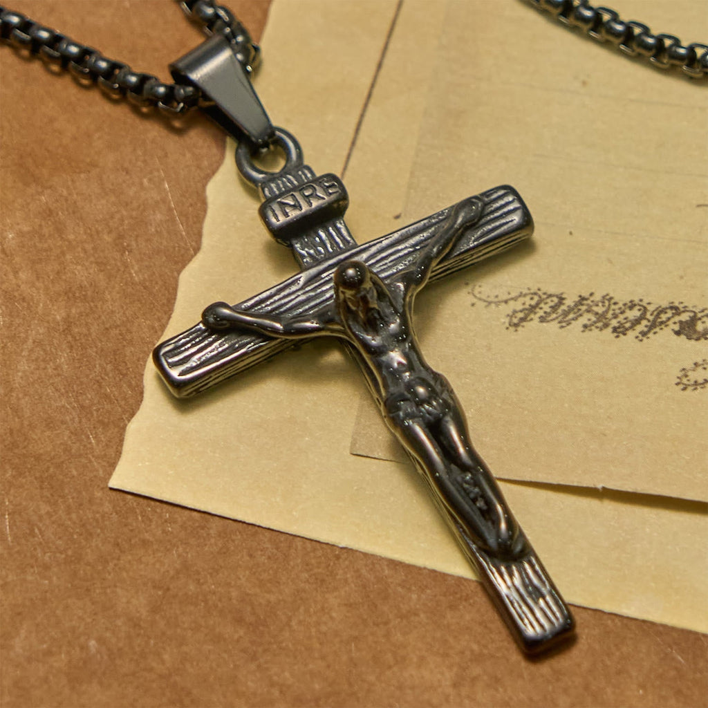 Collar con Dije Crucifijo en 3 Colores: Amuleto Divino de Fe