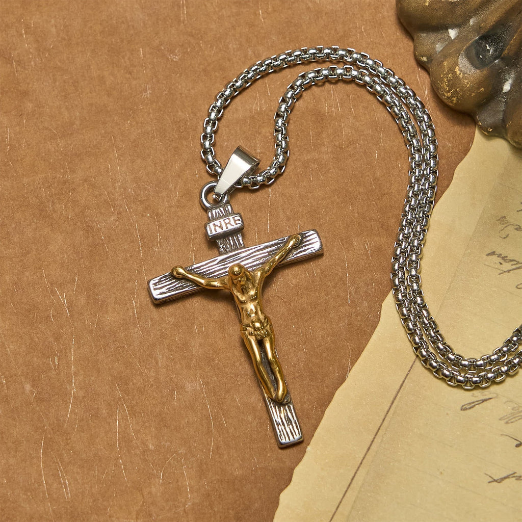 Collar con Dije Crucifijo en 3 Colores: Amuleto Divino de Fe