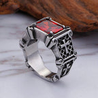 Anillo de Pareja con Cruz de Gemas Rojas y Negras: Símbolo de Fe y Estilo
