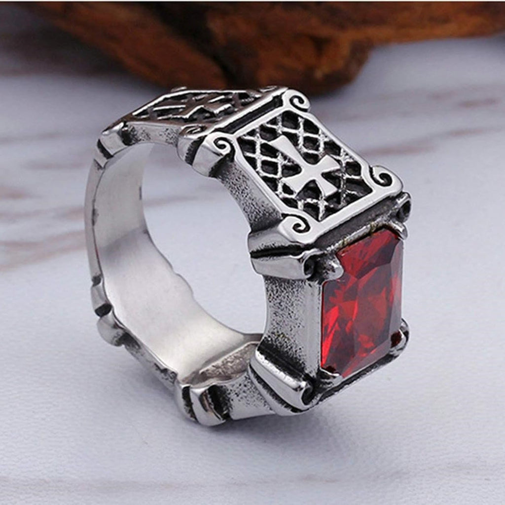 Anillo de Pareja con Cruz de Gemas Rojas y Negras: Símbolo de Fe y Estilo