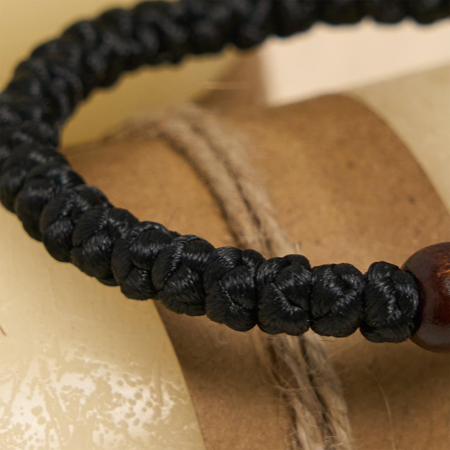 Pulsera de Cordón con Nudo de Cruz Azul y Negro: Señal de Fe