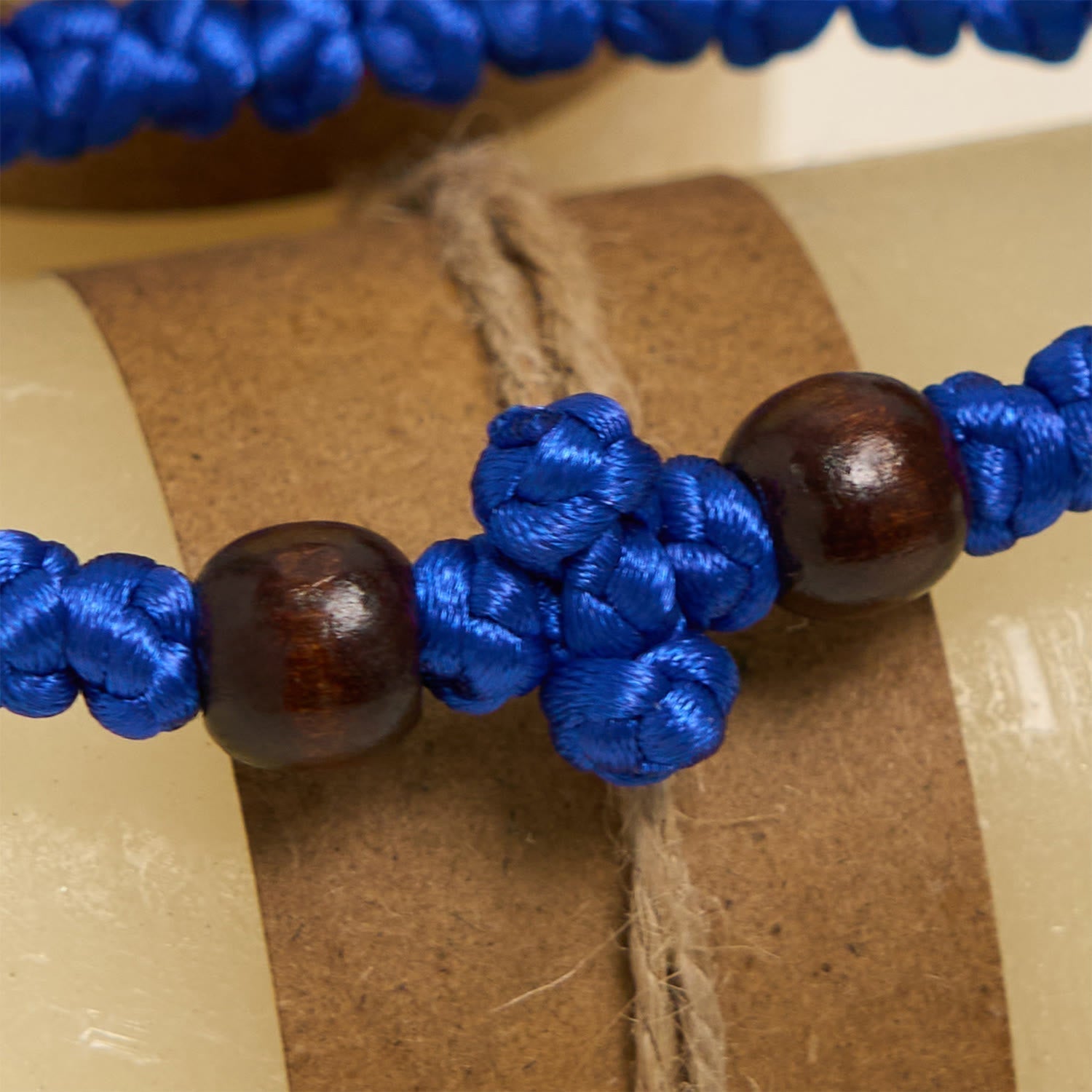 Pulsera de Cordón con Nudo de Cruz Azul y Negro: Señal de Fe