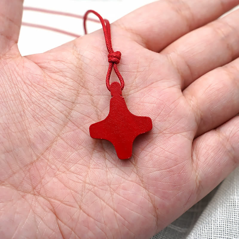 Collar con Dije de Cruz de Madera del Espíritu Santo y Medalla Esmaltada Roja