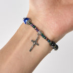 Pulsera de Ébano y Ágata Azul con Medalla de la Virgen y Crucifijo