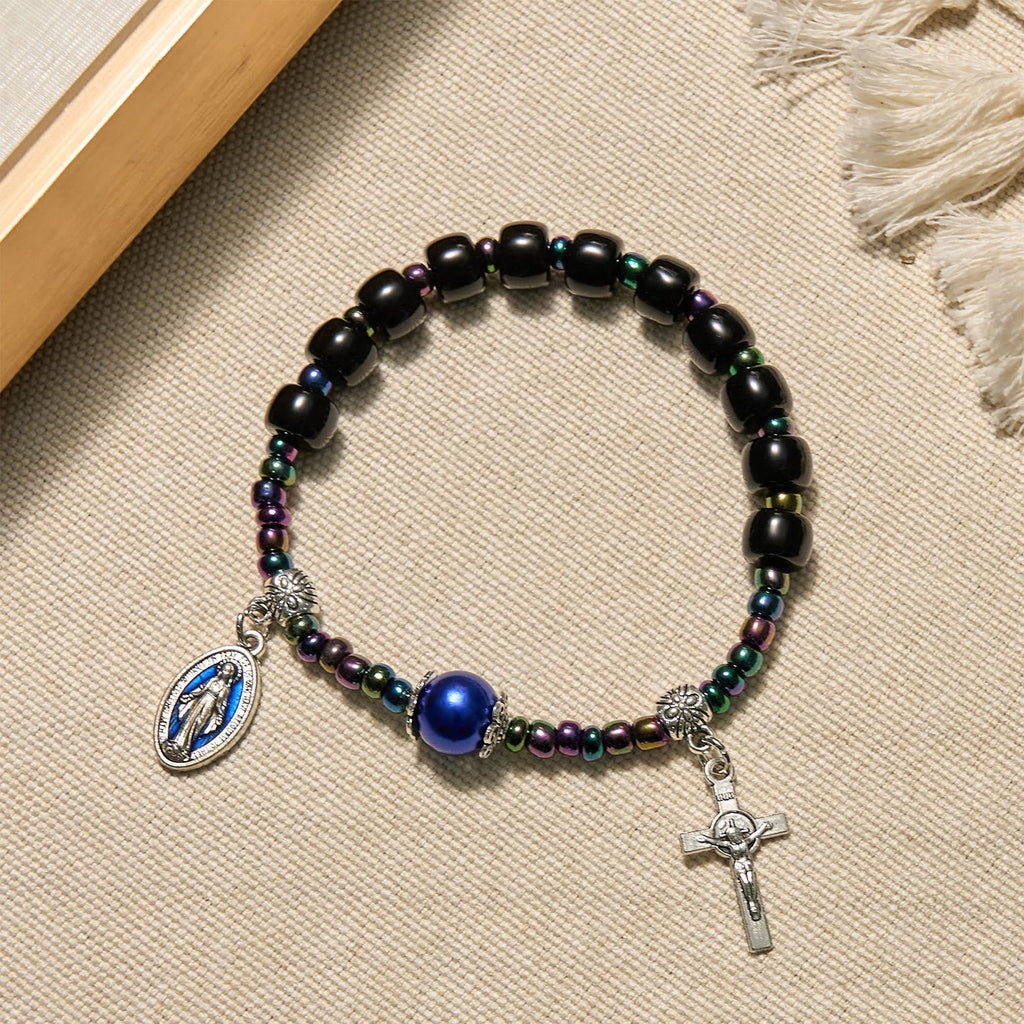 Pulsera de Ébano y Ágata Azul con Medalla de la Virgen y Crucifijo