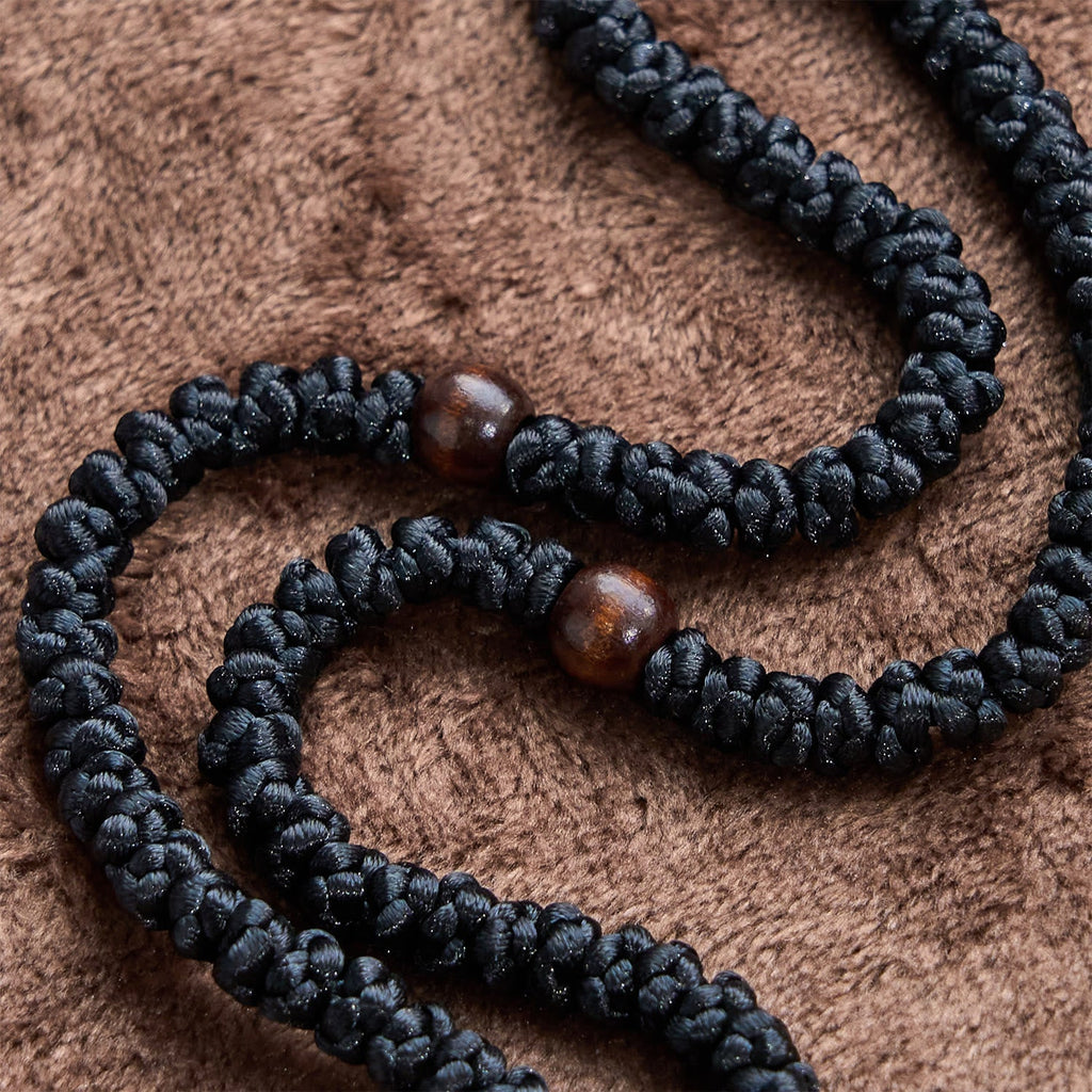 Collar de Cordón Azul y Negro con Cruz y 100 Nudos de Bendición: Símbolo de Bendición Santa