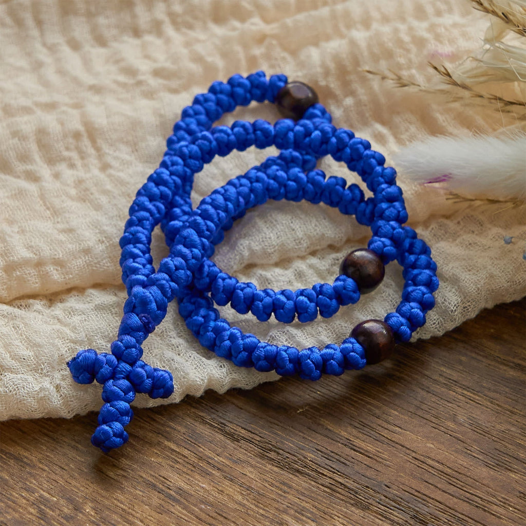 Collar de Cordón Azul y Negro con Cruz y 100 Nudos de Bendición: Símbolo de Bendición Santa