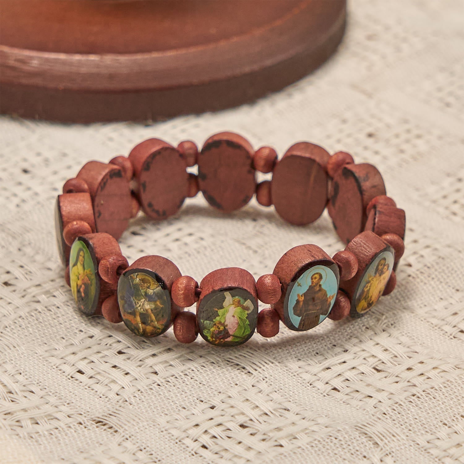 Pulsera Elástica Clásica de Cuentas de Madera con Íconos de María, Jesús y Santos