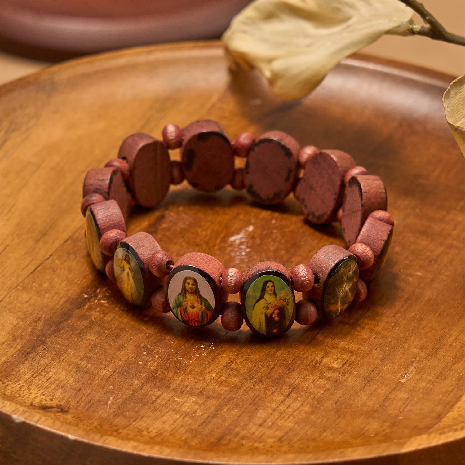 Pulsera Elástica Clásica de Cuentas de Madera con Íconos de María, Jesús y Santos