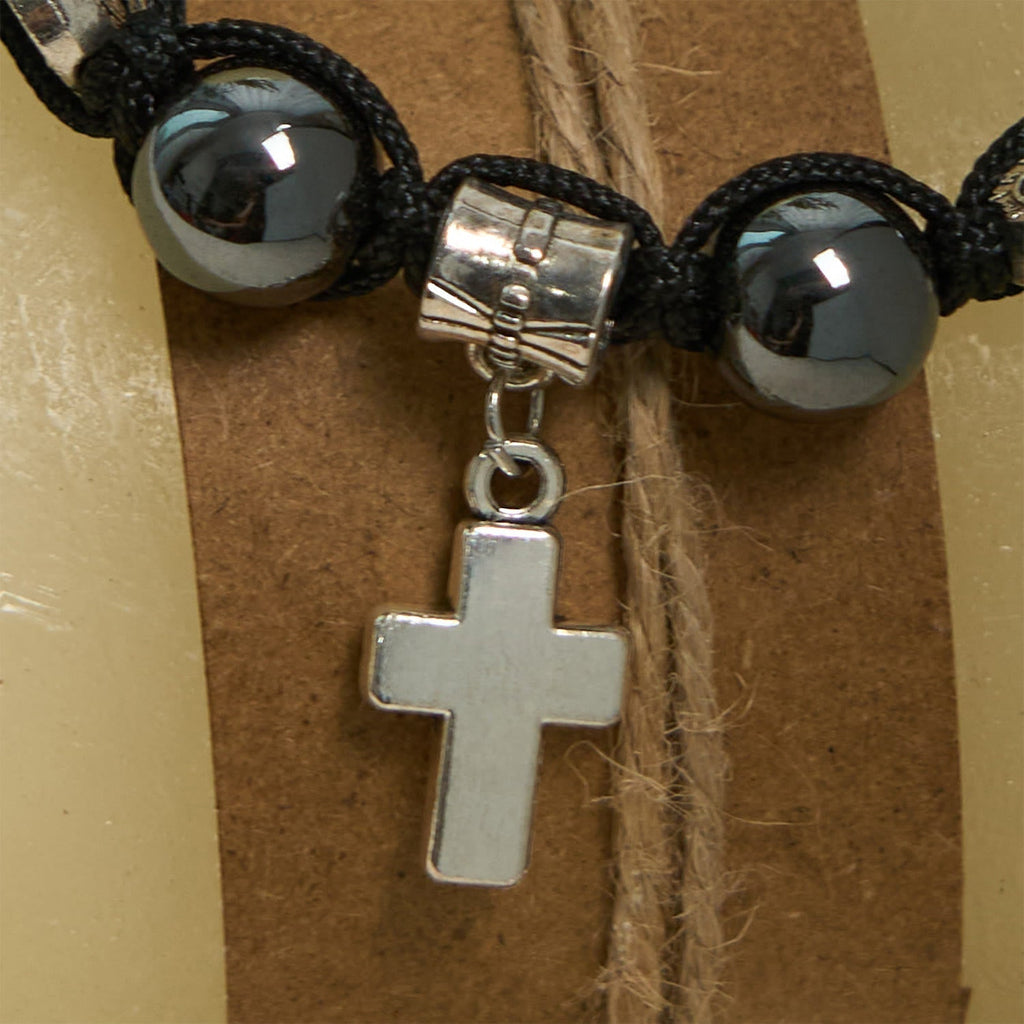 Pulsera de Cuentas de Hematita con Cruz y San Benito: Recordatorio Solemne de Raíces Espirituales