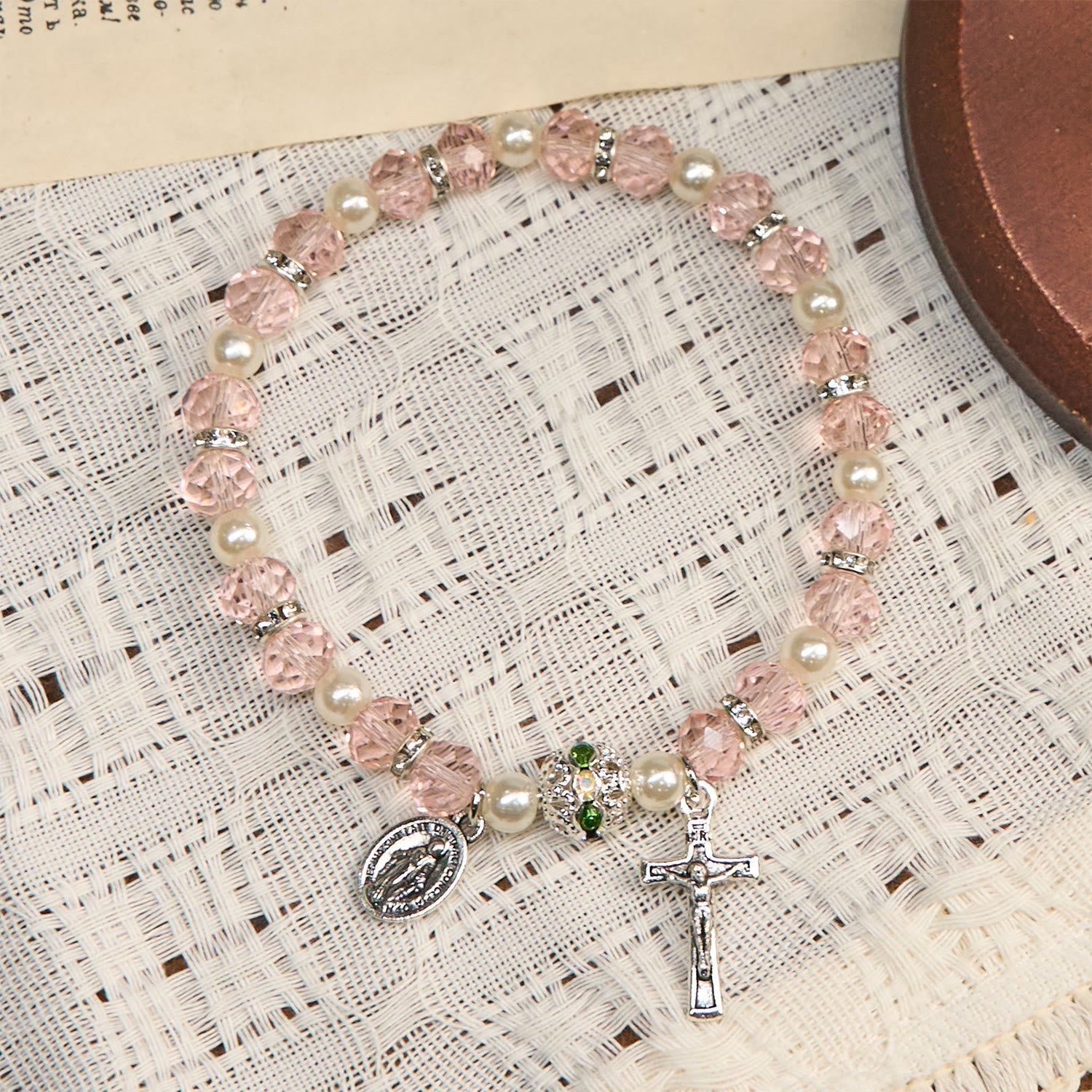 Pulsera Elástica Moderna de Cristal Transparente con Crucifijo y Medalla Milagrosa