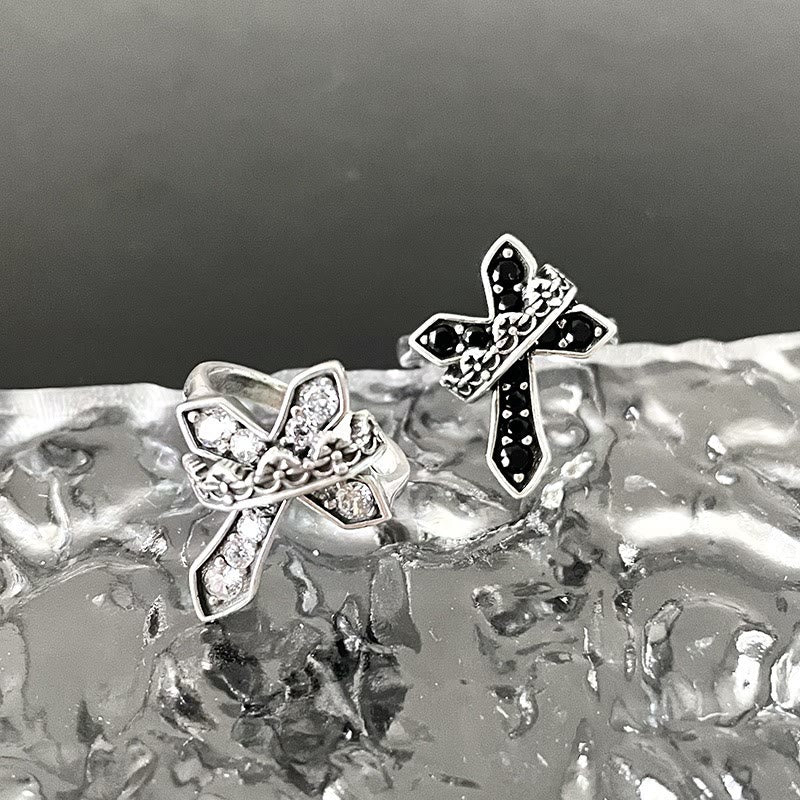 Anillo Moderno con Cruz y Corona Regia en 2 Colores: Fusión de Fe y Realeza