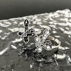 Anillo Moderno con Cruz y Corona Regia en 2 Colores: Fusión de Fe y Realeza
