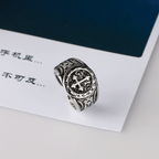 Anillo Clásico de Plata con Cruz de Patrones Ornamentados: Reliquia de Fe Hecha a Mano