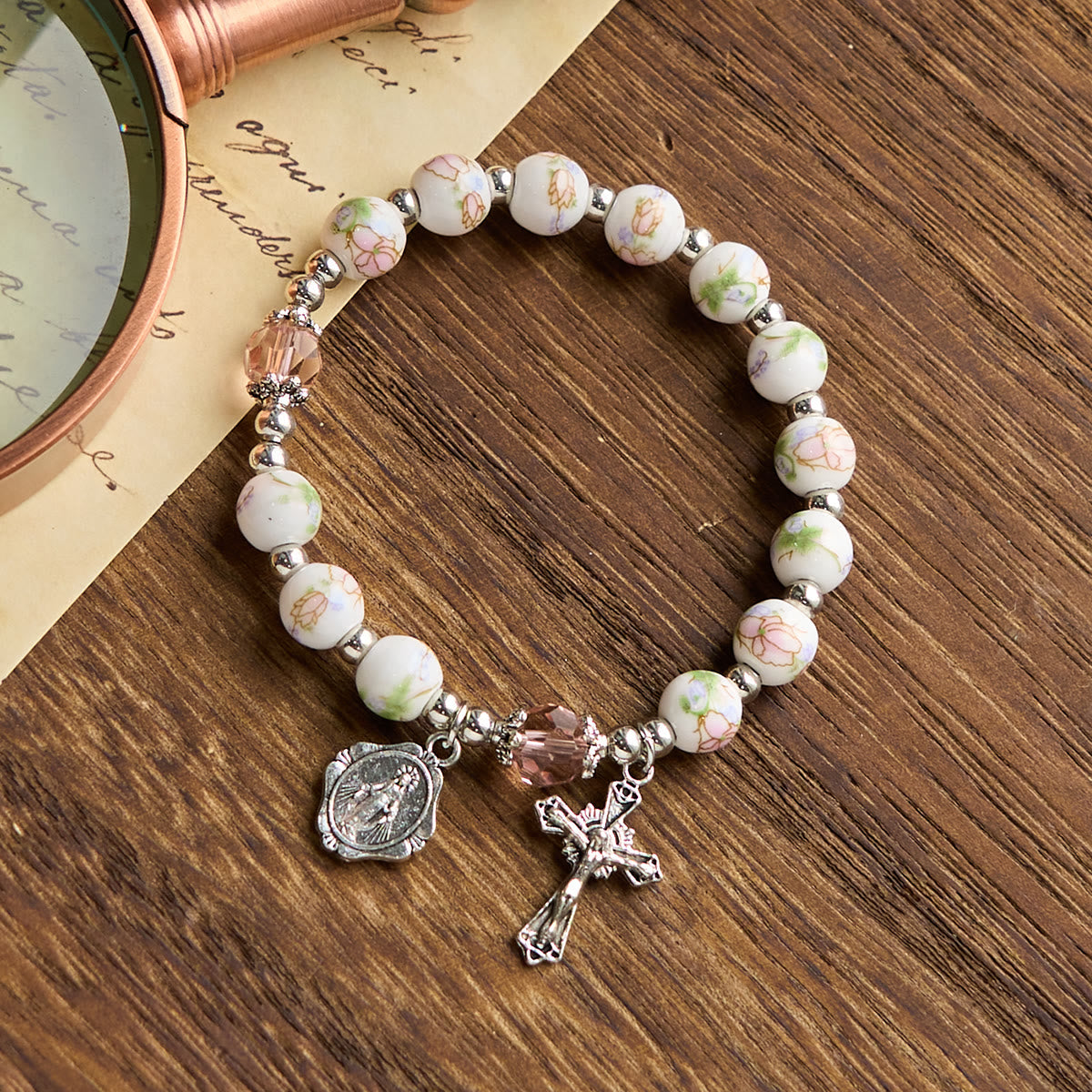 Pulsera Elástica de Cerámica Floral Multicolor con Medalla Milagrosa y Crucifijo