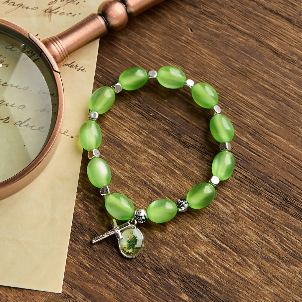 Pulsera de Rosa con Cuentas Verdes Transparentes con Dije de San Judas y Crucifijo