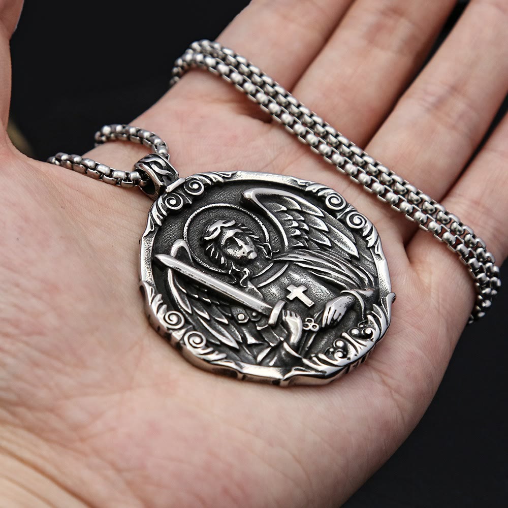 Collar Amuleto con Dije "San Miguel Arcángel Protégenos"