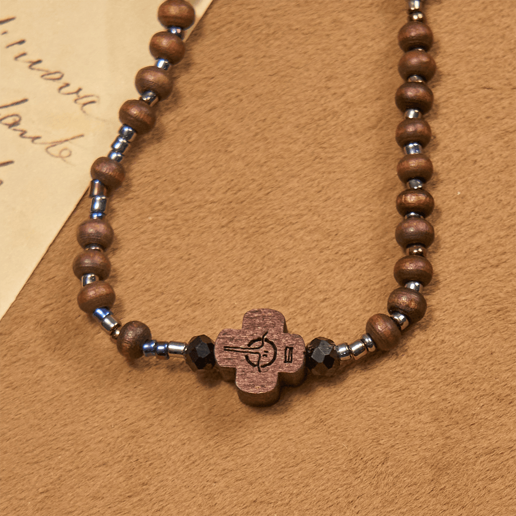 Pulsera Clásica de Cuentas de Madera con Cruz: Emblema Eterno de Fe Sobria