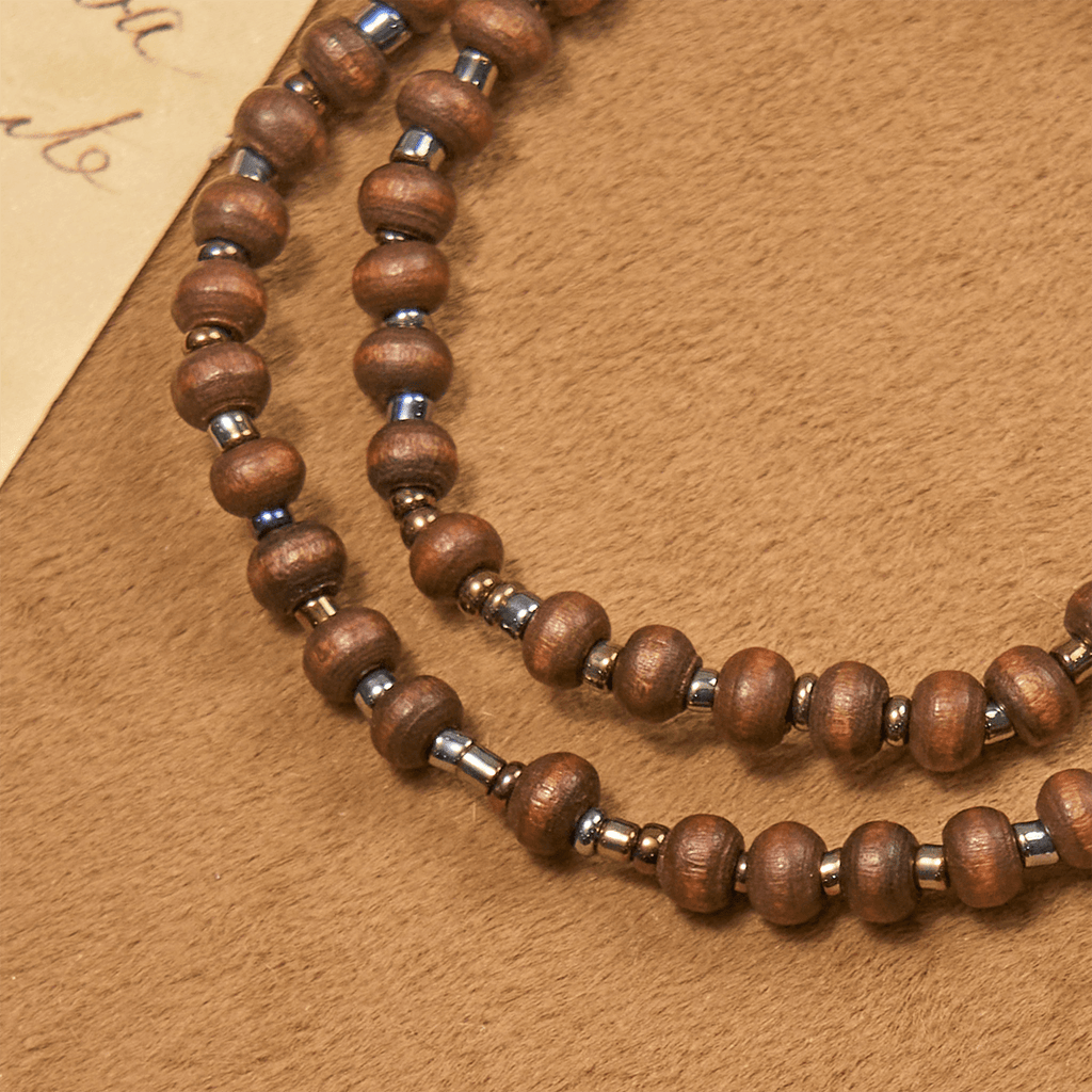 Pulsera Clásica de Cuentas de Madera con Cruz: Emblema Eterno de Fe Sobria
