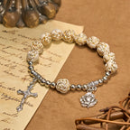 Pulsera Rosario de Cuentas de Rosa Blanca de 10 mm Esculpidas con Crucifijo