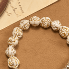 Pulsera Rosario de Cuentas de Rosa Blanca de 10 mm Esculpidas con Crucifijo