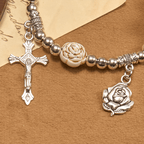 Pulsera Rosario de Cuentas de Rosa Blanca de 10 mm Esculpidas con Crucifijo