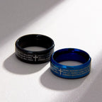 Anillo Tricolor de 8 mm con Versículo Santo y Motivo de Cruz Estilo Minimalista
