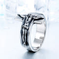 Anillo de Acero Inoxidable con Crucifijo en Relieve Vintage: Fuerza a través del Sacrificio Sagrado