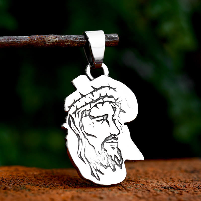 Collar Clásico con Dije de Cruz de Jesús con Corona de Espinas: Alma y Bendición