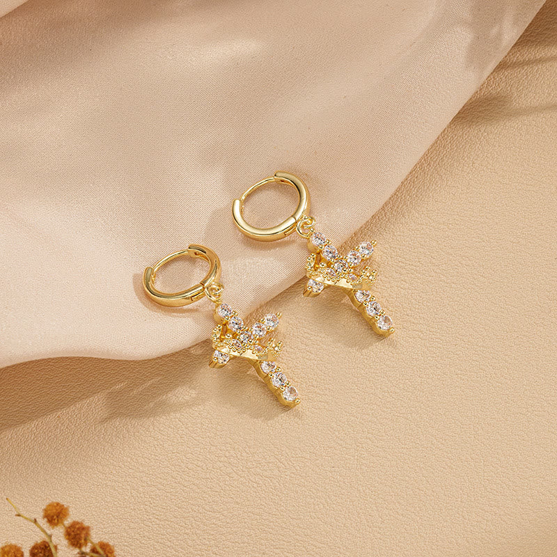 Collar y Aretes de Cruz Coronada en Fe, Estilo Moderno