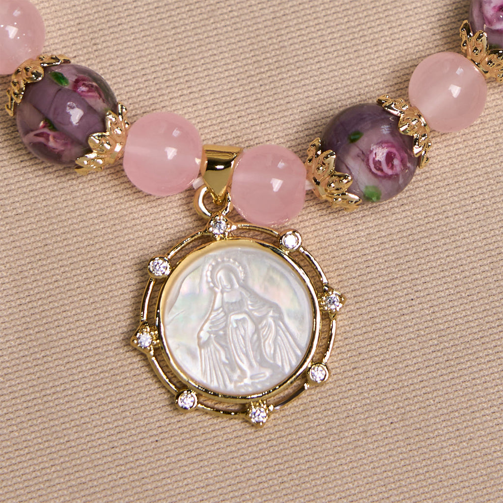 Pulsera Artesanal de Cristal de Cuarzo Rosa con Camafeo de la Virgen María