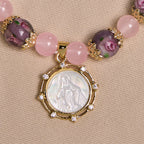 Pulsera Artesanal de Cristal de Cuarzo Rosa con Camafeo de la Virgen María