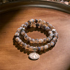 Pulsera Rosario de Cuentas Degradadas Gris y Negro con San Benito: Escudo de Fe