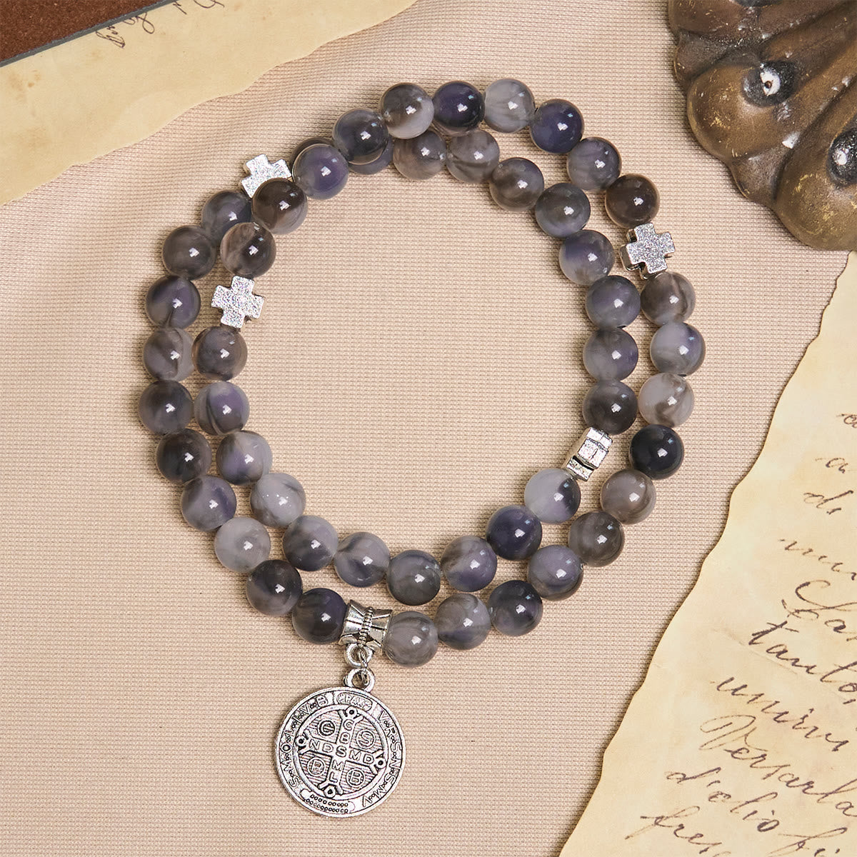 Pulsera Rosario de Cuentas Degradadas Gris y Negro con San Benito: Escudo de Fe