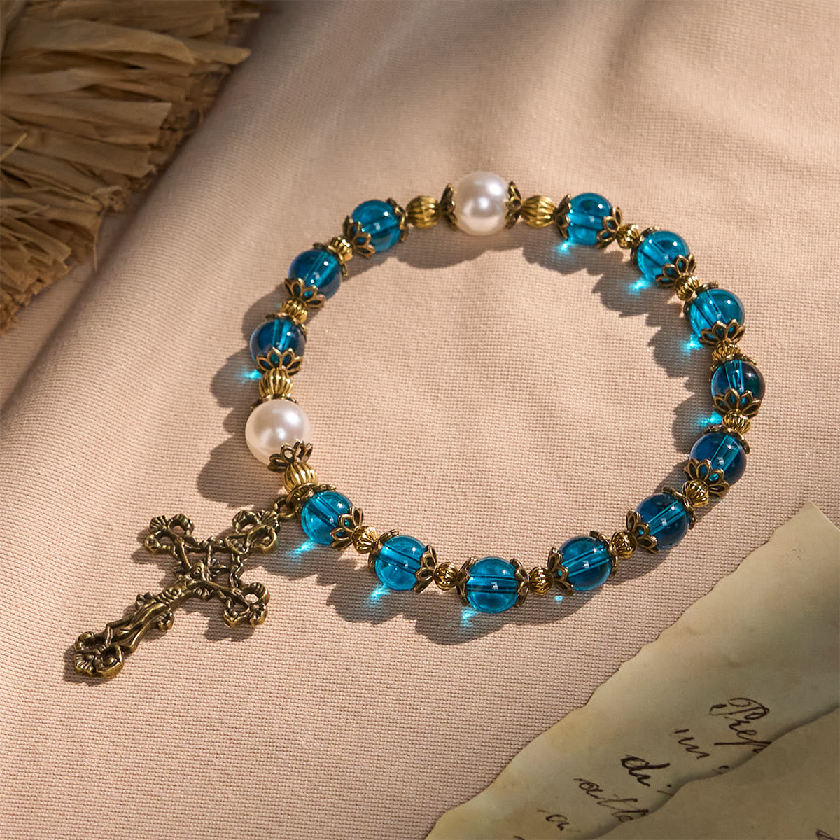 Pulseras Espirituales de Cuentas Azules Brillantes con Crucifijo Sagrado de Latón