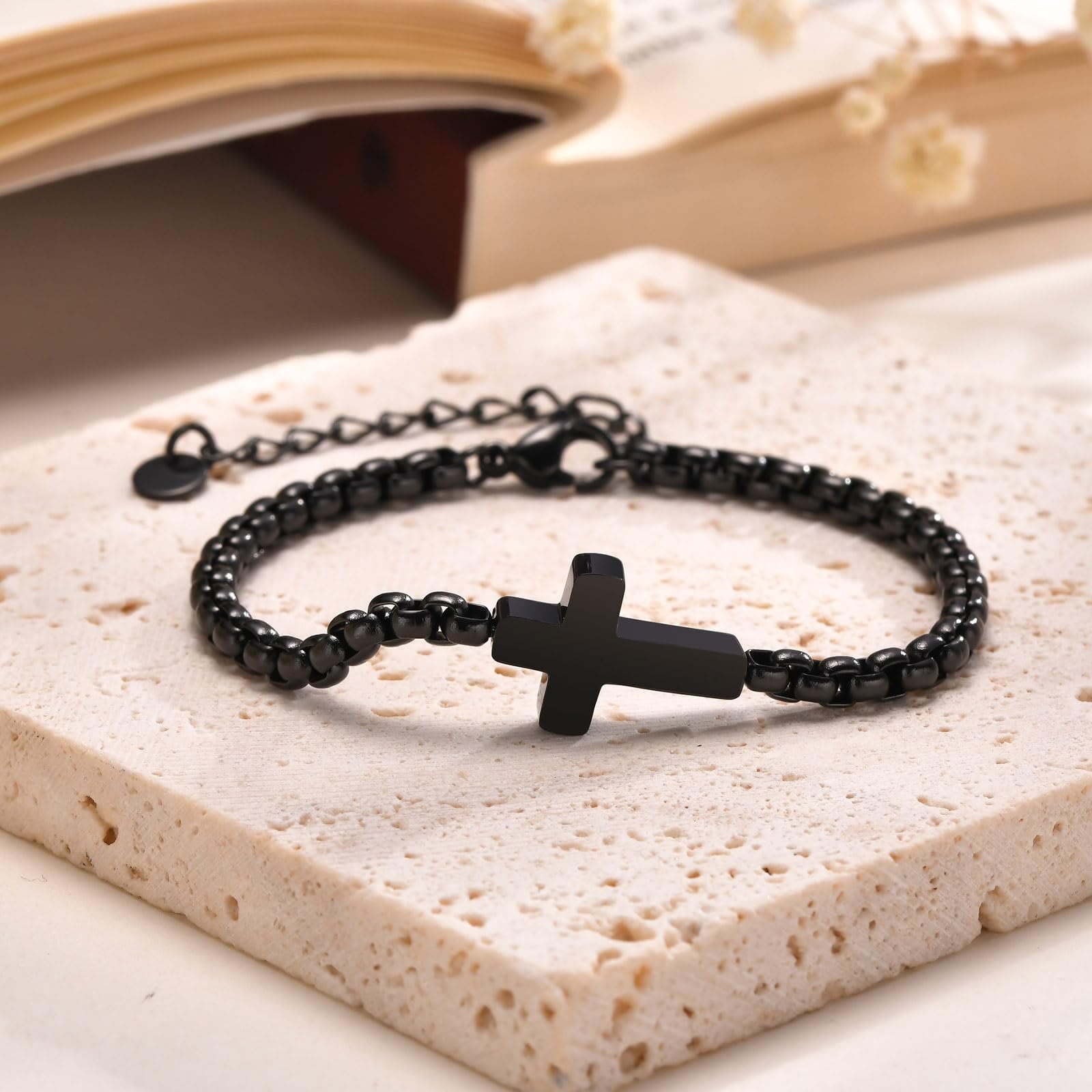 Pulseras de Cadena con Cruz Minimalista: Dos Colores con Tarjeta de Bendición