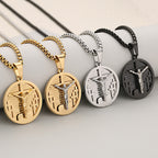Collar con Dije Crucifijo Redondo en Cuatro Colores, Ideal para Regalo Religioso