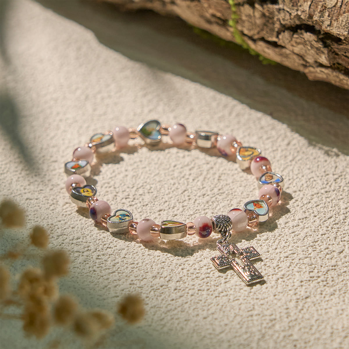 Pulseras de Cuentas de Cristal y Cerámica de Colores con Cruz y Dijes de Santos