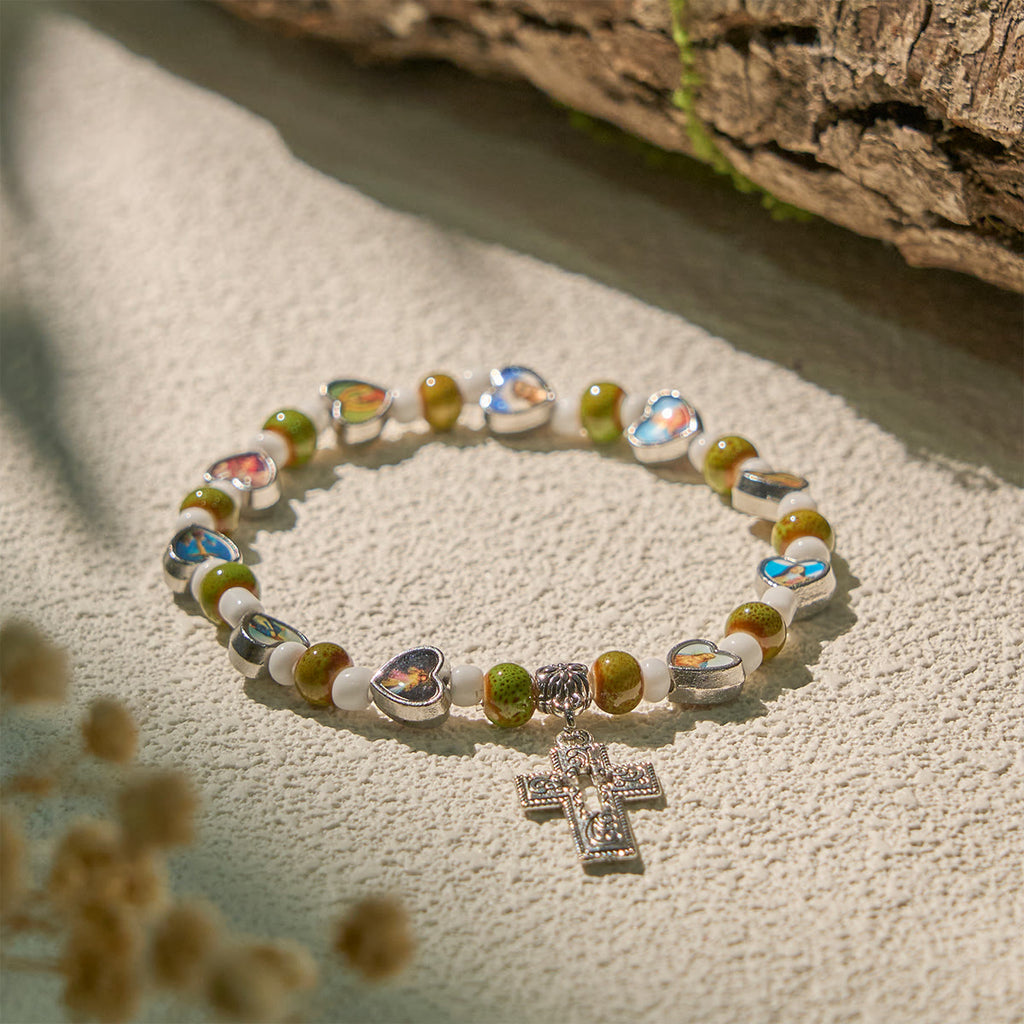 Pulseras de Cuentas de Cristal y Cerámica de Colores con Cruz y Dijes de Santos