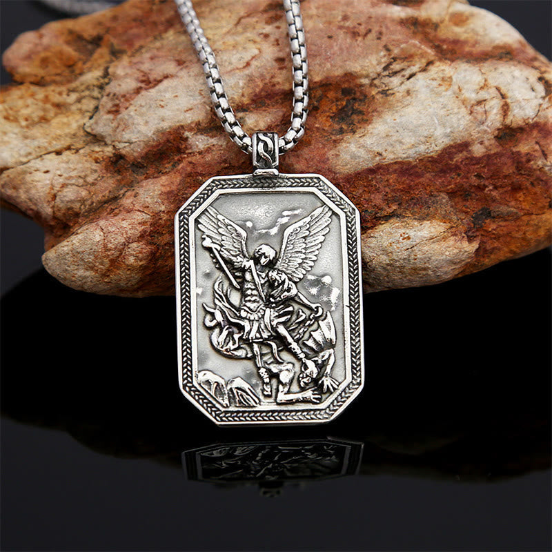 Collar de Acero Inoxidable con Dije de Protección de San Miguel Arcángel Estilo Clásico