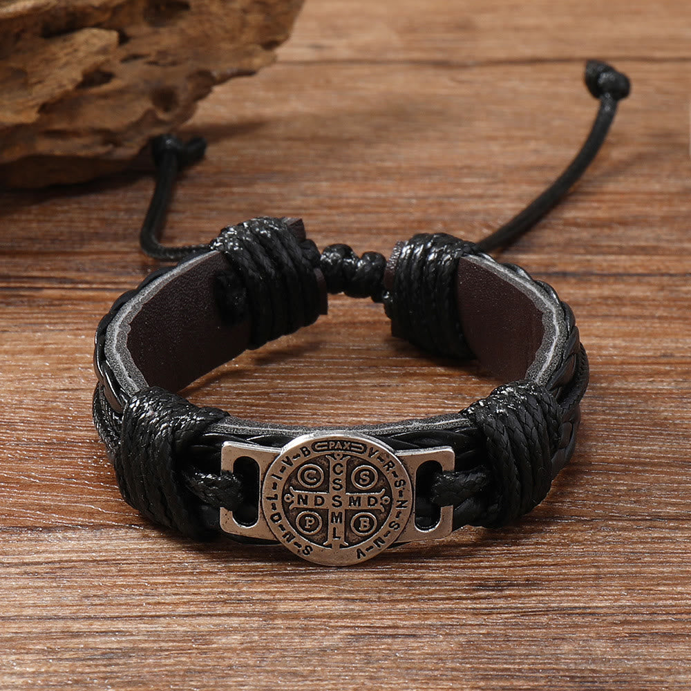 Pulsera Clásica de Cuero de San Benito en 2 Colores: Símbolo de Fe y Valor