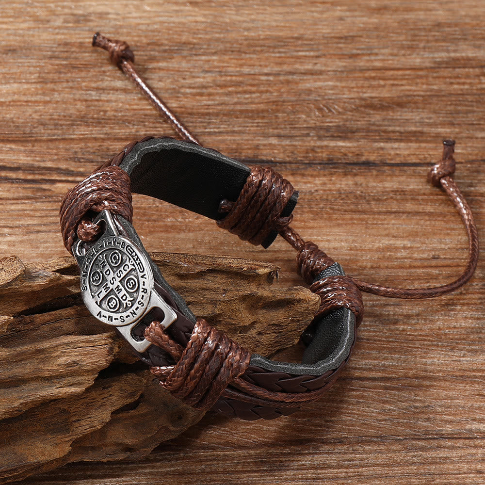 Pulsera Clásica de Cuero de San Benito en 2 Colores: Símbolo de Fe y Valor