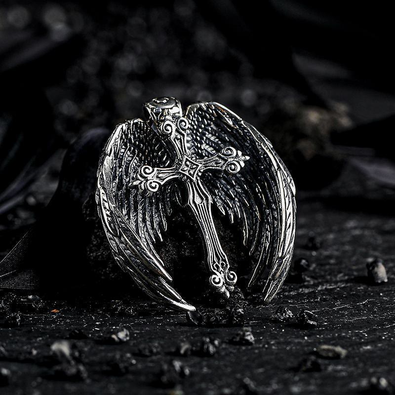 Collar con Dije de Cruz con Alas del Ángel de la Guarda: Joyería de Protección Espiritual