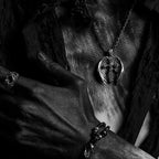 Collar con Dije de Cruz con Alas del Ángel de la Guarda: Joyería de Protección Espiritual