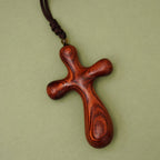 Dije de Auto y Collar Crucifijo INRI de Sándalo Vintage: Devoción en el Camino