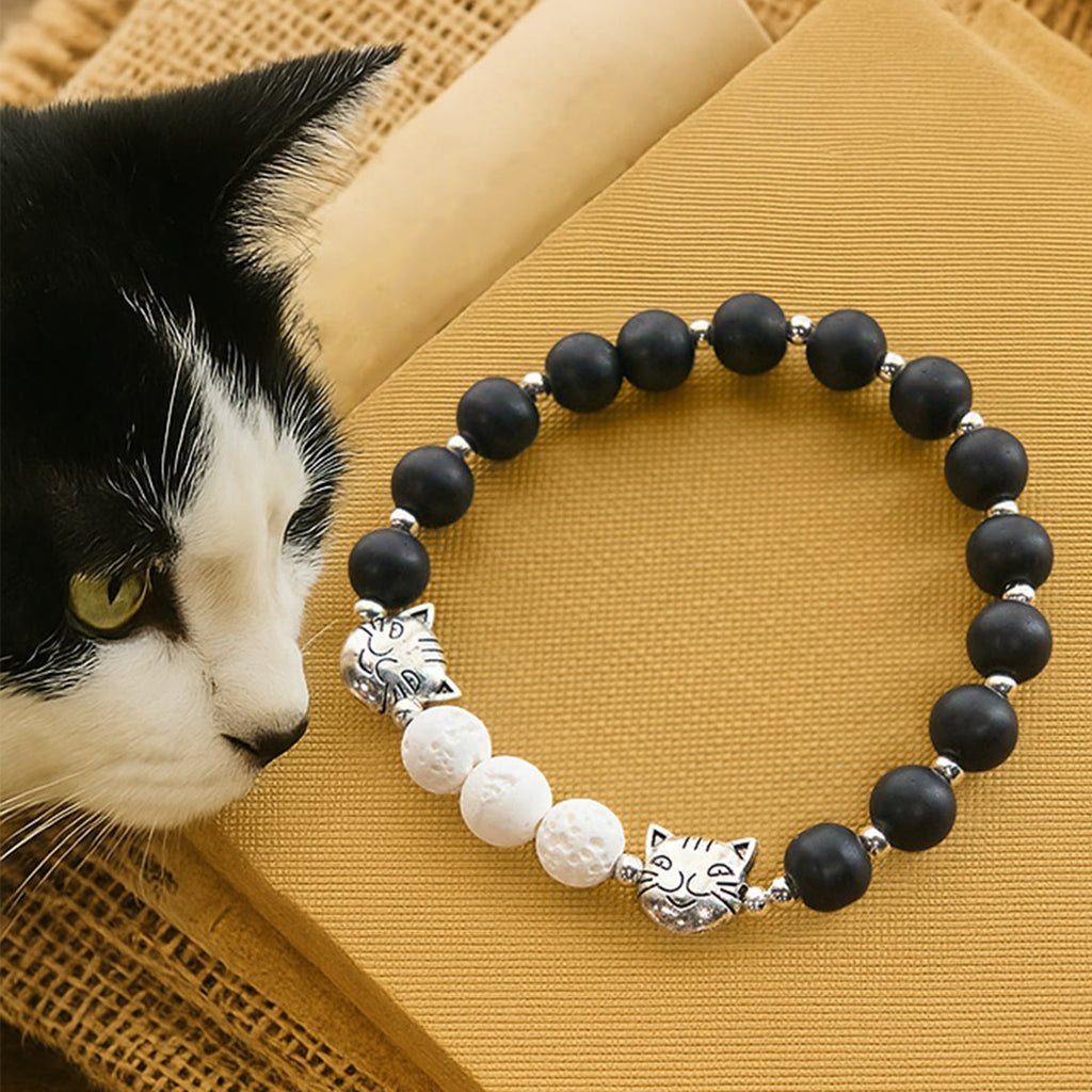 Pulsera Animal de Bendición de Piedra de Lava Negra y Blanca Mate con Gata